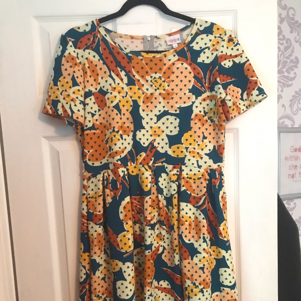 Lularoe unicorn floral Amelia